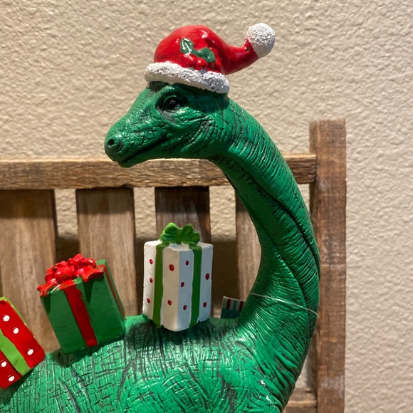 Christmas Dinosaur Figure, Large Resin Brachiosaurus With Christmas Presents - Picture 3 of 16